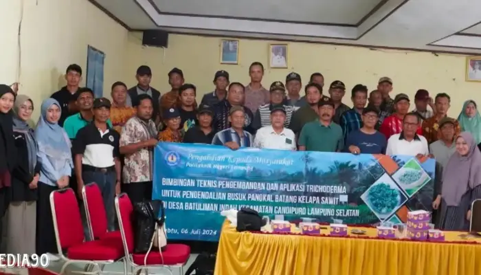 Polinela Berikan Pelatihan Teknis Penggunaan Aplikasi Trichoderma kepada Petani Kelapa Sawit di Candipuro