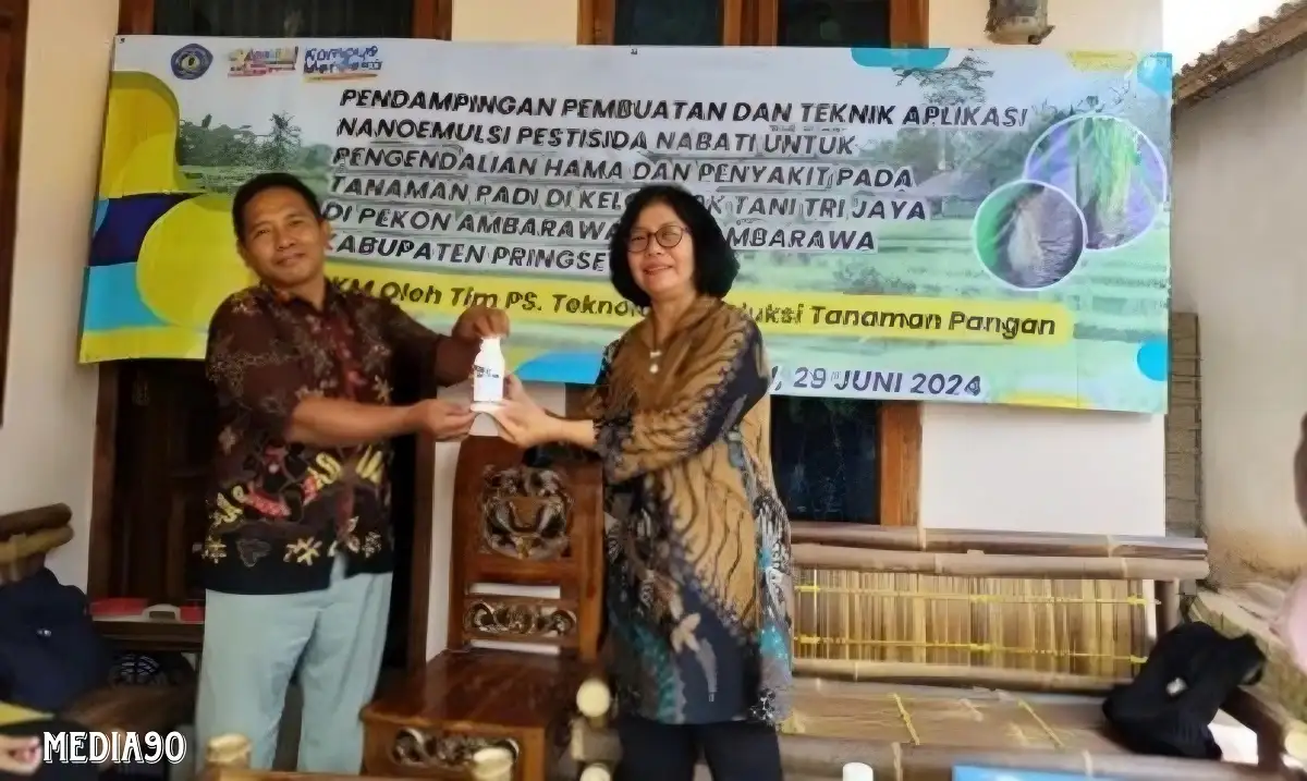 Polinela Berikan Pendampingan Pembuatan Nano-Biopestisida kepada Kelompok Tani di Pringsewu
