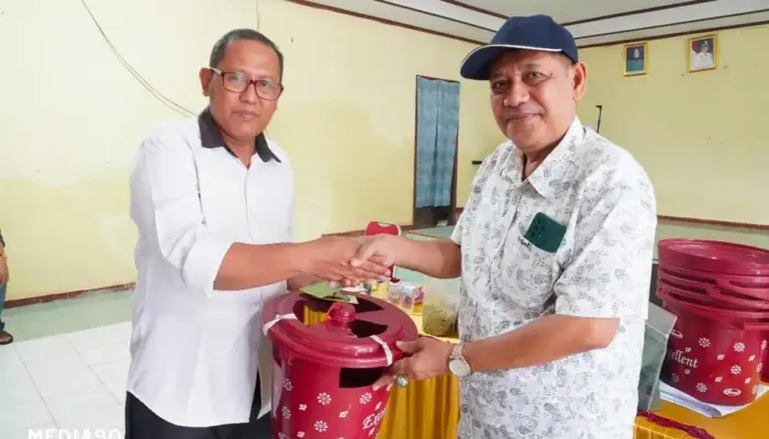 Dampingi Petani Sawit di Lampung Selatan, Polinela Berantas Hama Kumbang Tanduk