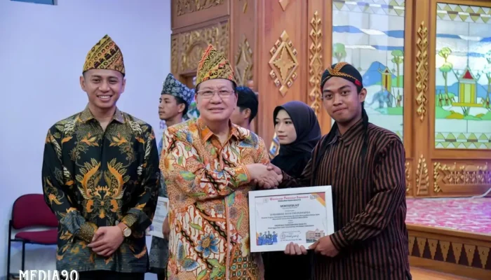 Rektor Universitas Teknokrat Indonesia Mengantar Keberangkatan Mahasiswa Pertukaran Merdeka Batch 4