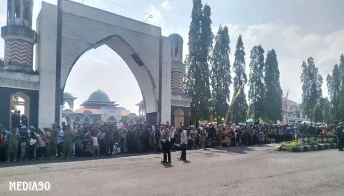 Antusiasme Ribuan Warga Tanggamus saat Presiden Jokowi Mengunjungi Islamic Center