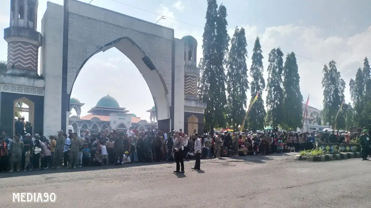 Ribuan Warga Tanggamus Antusias Sambut Presiden Jokowi di Islamic Center