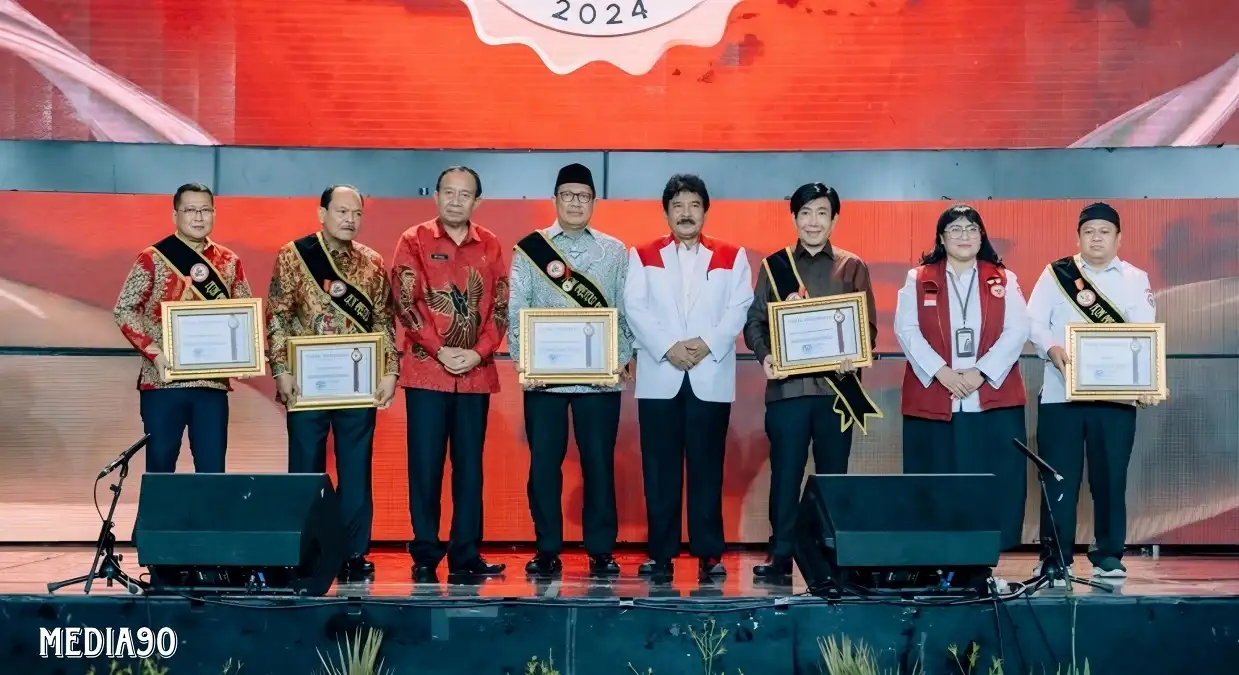 Rusli Bintang Raih Penghargaan Badan Pembinaan Ideologi Pancasila di Balai Sarbini, Jakarta