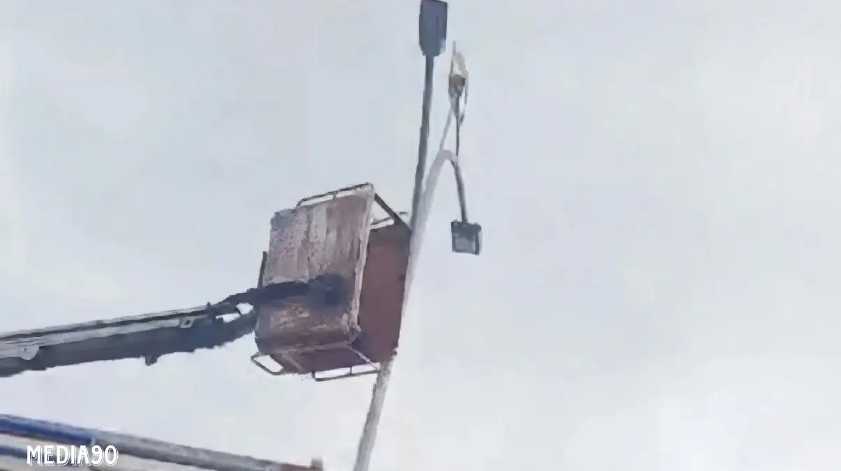 Satu dari Dua Pekerja Terjatuh Saat Perbaiki Lampu Jalan di Flyover Kalibalau Meninggal, ini Respon Dinas PU Bandar Lampung
