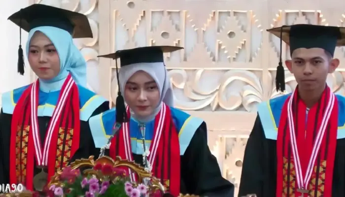 Wisuda Periode I 2024: Tiga Wisudawan Universitas Teknokrat Indonesia Berpidato dalam Tiga Bahasa