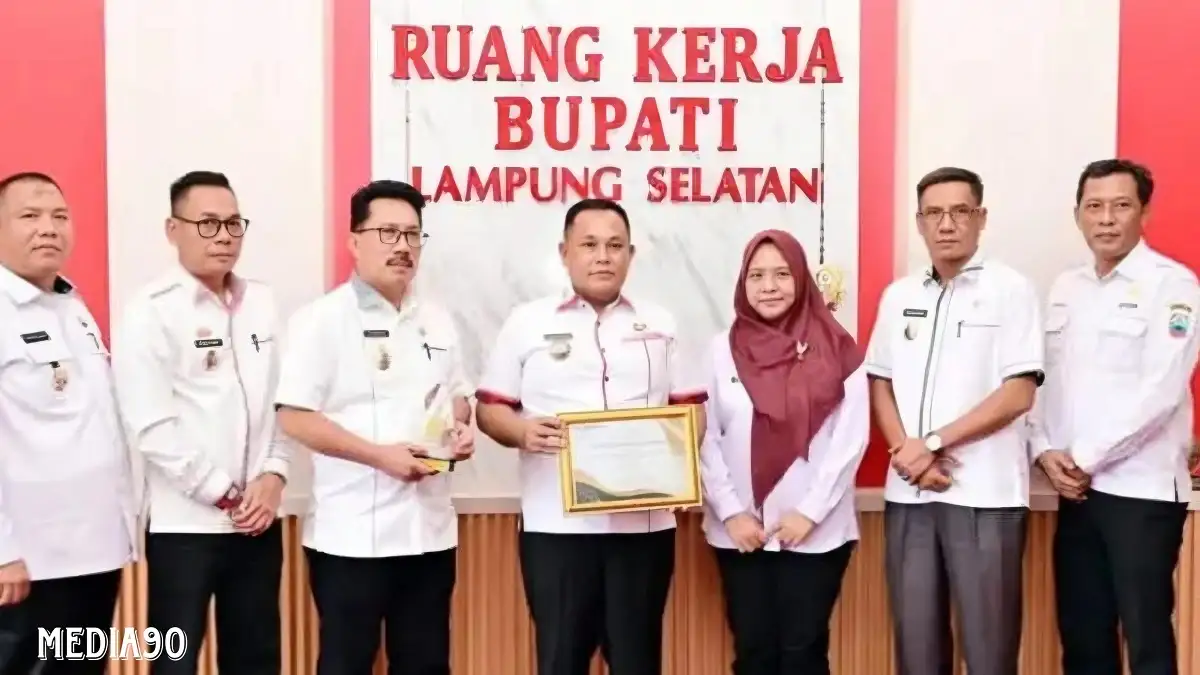 UHC Capai 99 Persen, Pemkab Lampung Selatan Raih Penghargaan Terbaik III Penyelenggaraan Program JKN