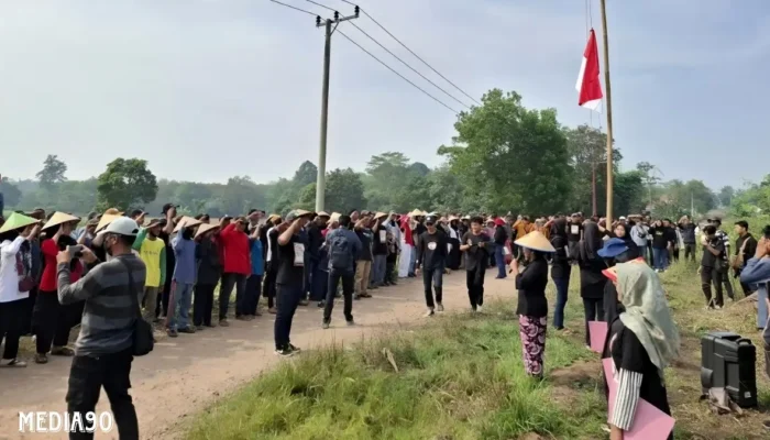 Petani di Jati Agung dan Lampung Timur Gelar Upacara HUT RI Tandingan Sebagai Bentuk Protes ke Pemprov Lampung di Kotabaru