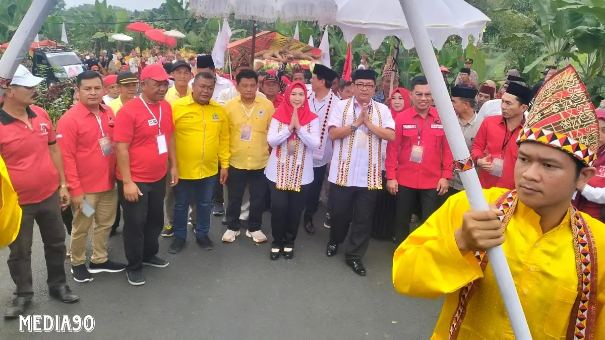 Daftar Calon Bupati dan Wakil Bupati Tanggamus ke KPU, Dewi Handajani dan Amar Namai Diri Jadi Damar