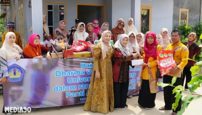 Darma Wanita Unila Berbagi Kasih dengan Yatim Piatu dan Dhuafa di Panti Sosial Srikandi, Lampung Tengah