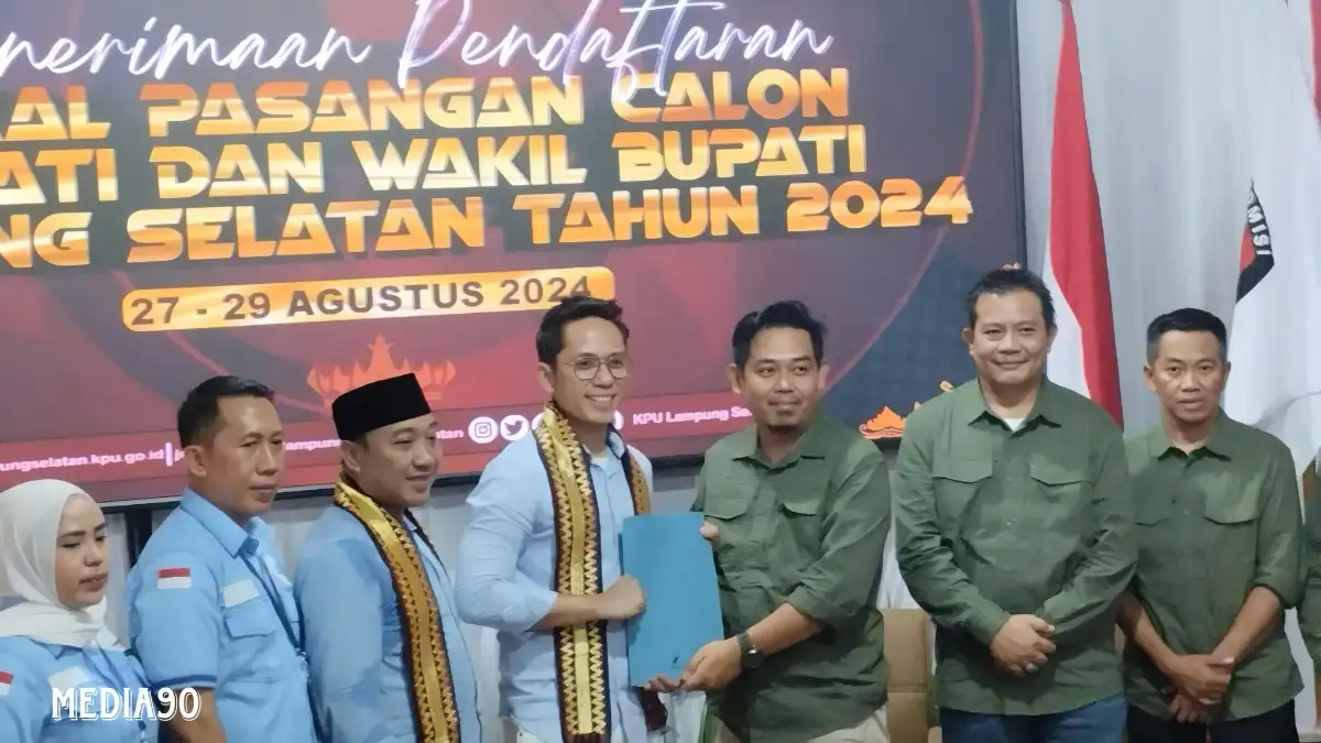 Diusung Koalisi Gemuk, Egi Menantu Mendag Zulkifli Hasan Resmi Daftar Calon Bupati Lampung Selatan ke KPU