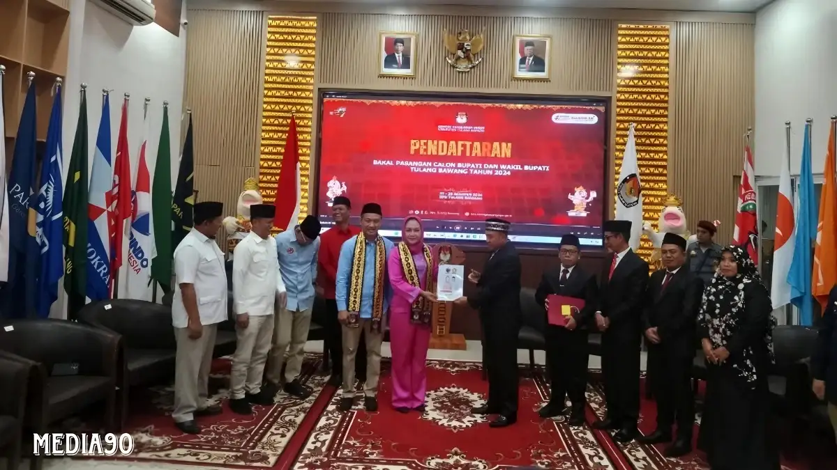 Diusung PDIP dan Gerindra, Winarti - Reynata Jadi Paslon Bupati dan Wakil Bupati Tulang Bawang Pertama Daftar ke KPU