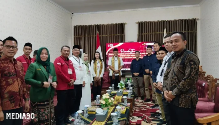 Didukung PKB dan PDIP, Fauzi – Laras Resmi Daftar Calon Bupati dan Wakil Bupati Pringsewu ke KPU