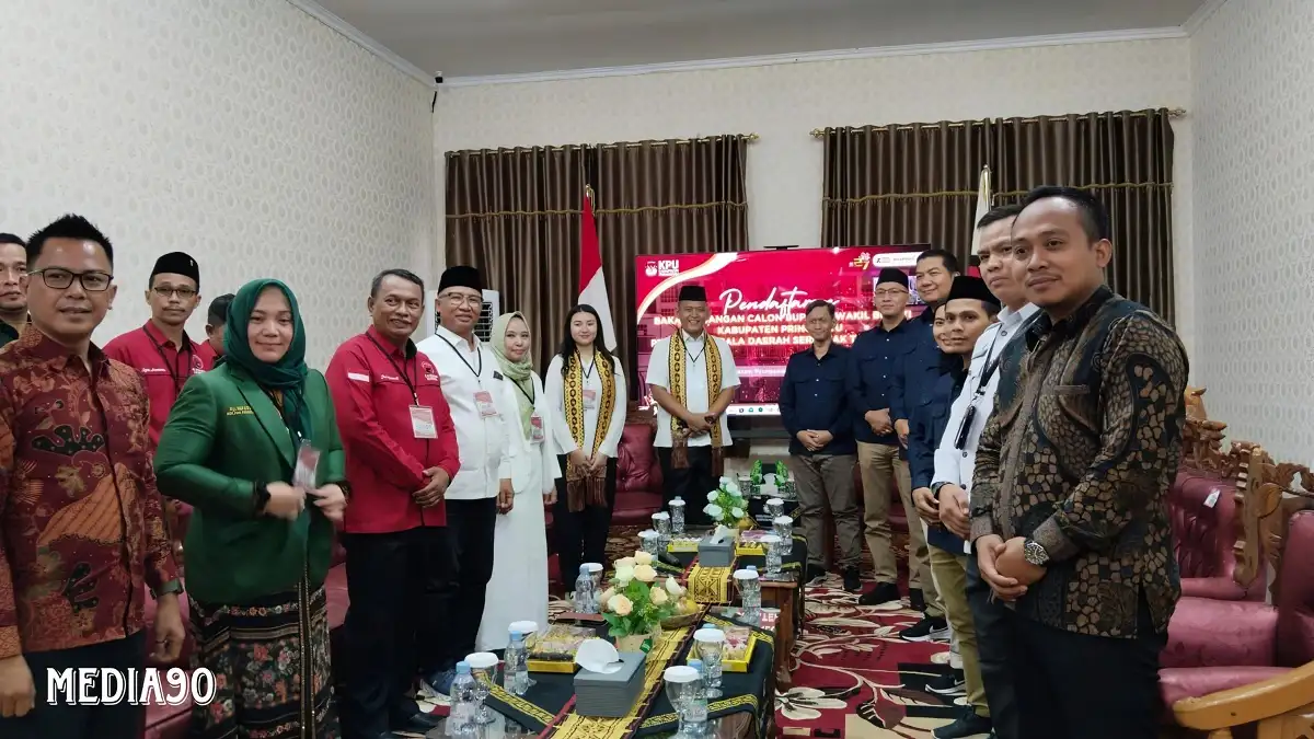 Diusung PKB dan PDIP, Pasangan Fauzi - Laras Daftar Calon Bupati dan Wakil Bupati Pringsewu ke KPU