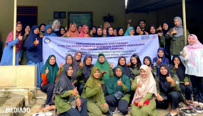 Pengabdian Dosen Polinela: Pelatihan Pembuatan Pestisida Nabati di Desa Wiyono untuk Petani Kakao