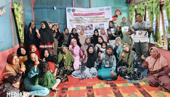 Dosen Polinela Ekonomi dan Bisnis Adakan PKM tentang Pengemasan dan Pemasaran untuk KWT Inti Sari di Lampung Barat