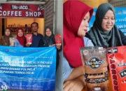 Pemanfaatan AI dalam Desain Kemasan Produk: Pelatihan UMKM oleh Dosen Polinela