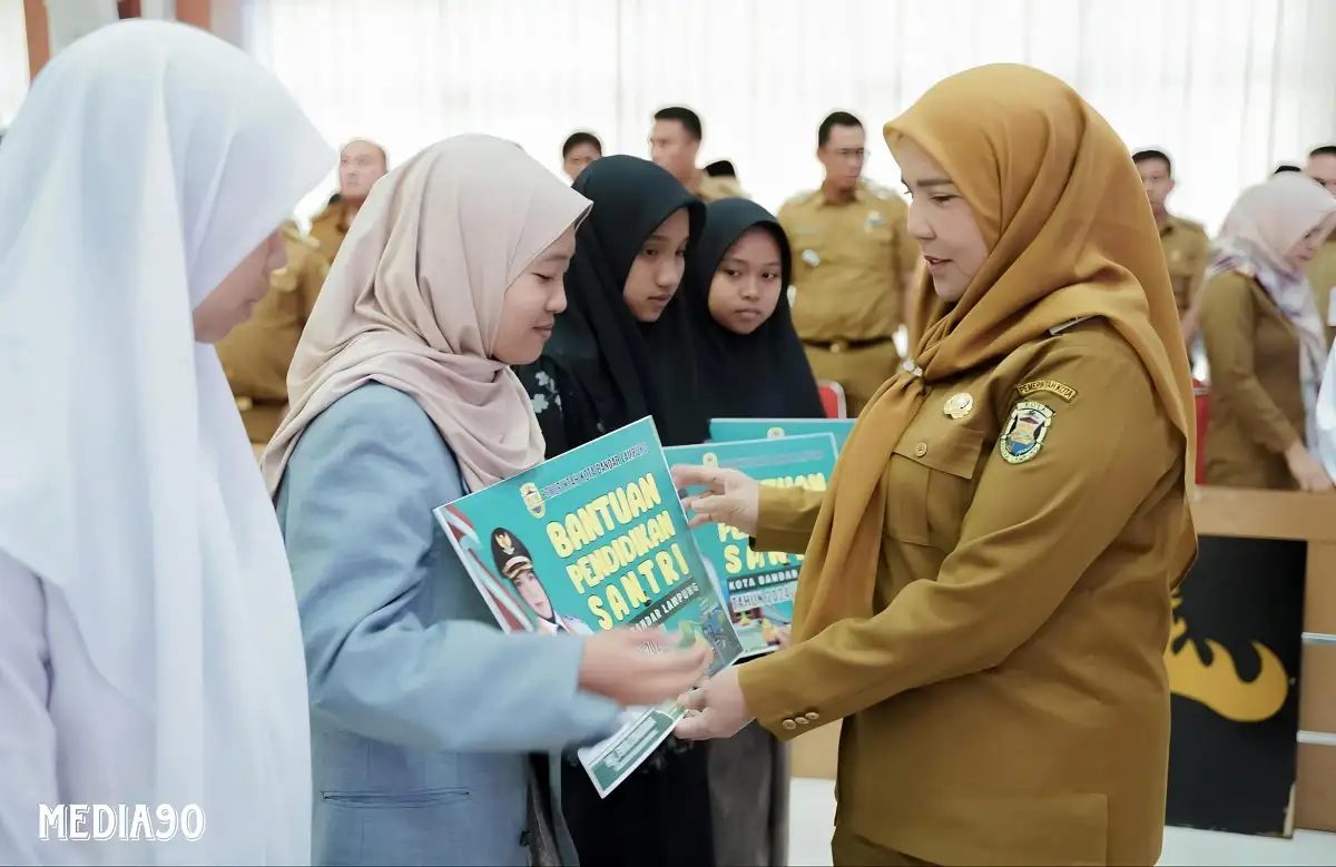 Eva Dwiana Berikan Bantuan Pendidikan untuk 1.000 Anak Pesantren di Bandar Lampung