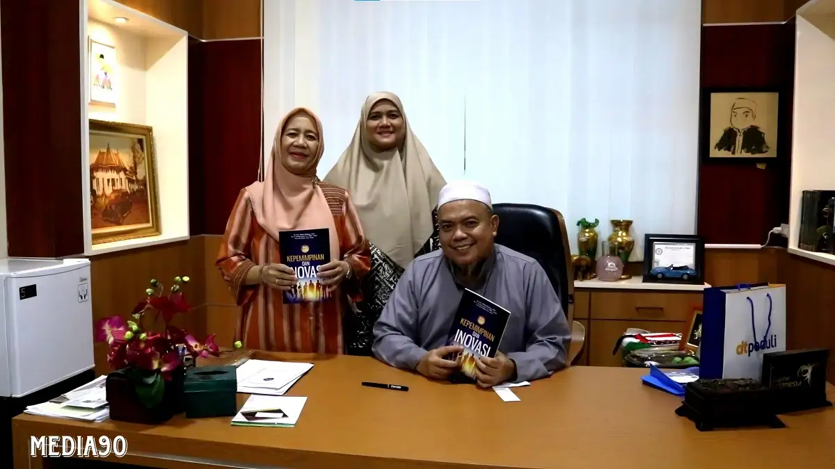 IIB Darmajaya Luncurkan Buku Kepemimpinan dan Inovasi Karya Tiga Dosen Berprestasi