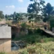 Jembatan Penghubung Kotabaru Jati Agung – Lampung Timur Dua Tahun Ambruk, Warga Hampir Tiap Bulan Swadaya Bikin Jembatan Darurat