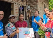 Karyawan PLN Lampung Pasang Listrik Gratis untuk 39 Keluarga Prasejahtera dalam Rangka HUT ke-79 RI