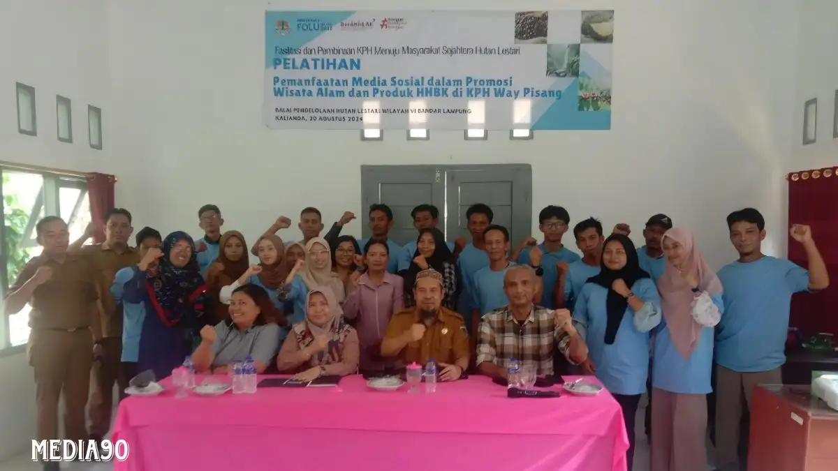Kenalkan Potensi Wisata, Kelompok Perhutanan Sosial di Way Pisang Kalianda Dilatih Pemanfaatan Media Sosial