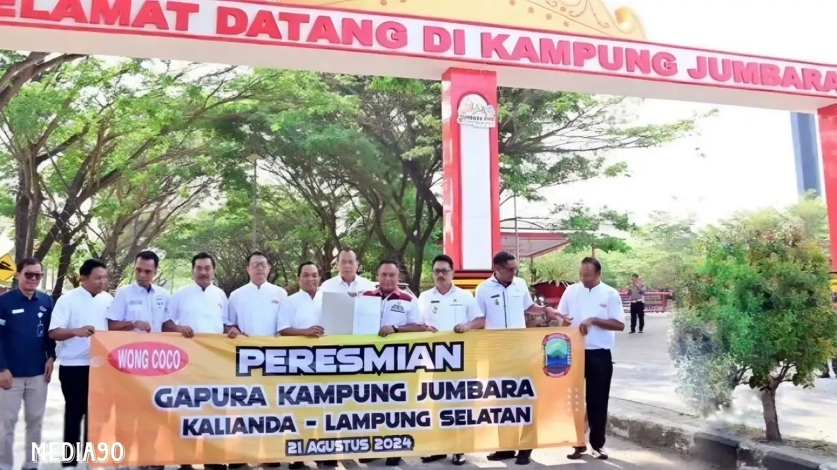 Kenang Jumbara PMR Nasional, Bupati Lampung Selatan dan Wong Coco Bangun Permanen Gapura Kampung Jumbara di Kalianda