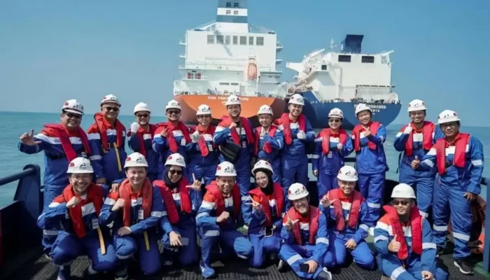 Eksplorasi Terminal LNG FSRU Lampung: Asosiasi Industri Saksikan Proses Penyaluran LNG