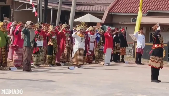 HUT ke-79 RI: Warga Griya Abdi Negara Bandar Lampung Gelar Upacara dengan Pakaian Adat dan Bahasa Lampung