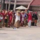 Lestarikan Budaya, Warga Griya Abdi Negara Bandar Lampung Upacara HUT ke-79 RI Berpakaian Adat dan Berbahasa Lampung
