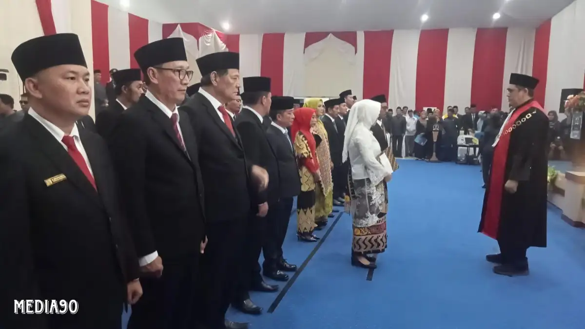 M. Emir Diangkat Ketua Sementara, 25 Anggota DPRD Pesisir Barat Hasil Pemilu 2024 Resmi Dilantik, ini Daftarnya