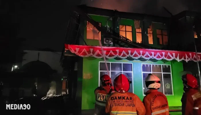 Kantor Kemenag Bandar Lampung Ludes Terbakar pada Minggu Dinihari, Diduga Akibat Korsleting Listrik