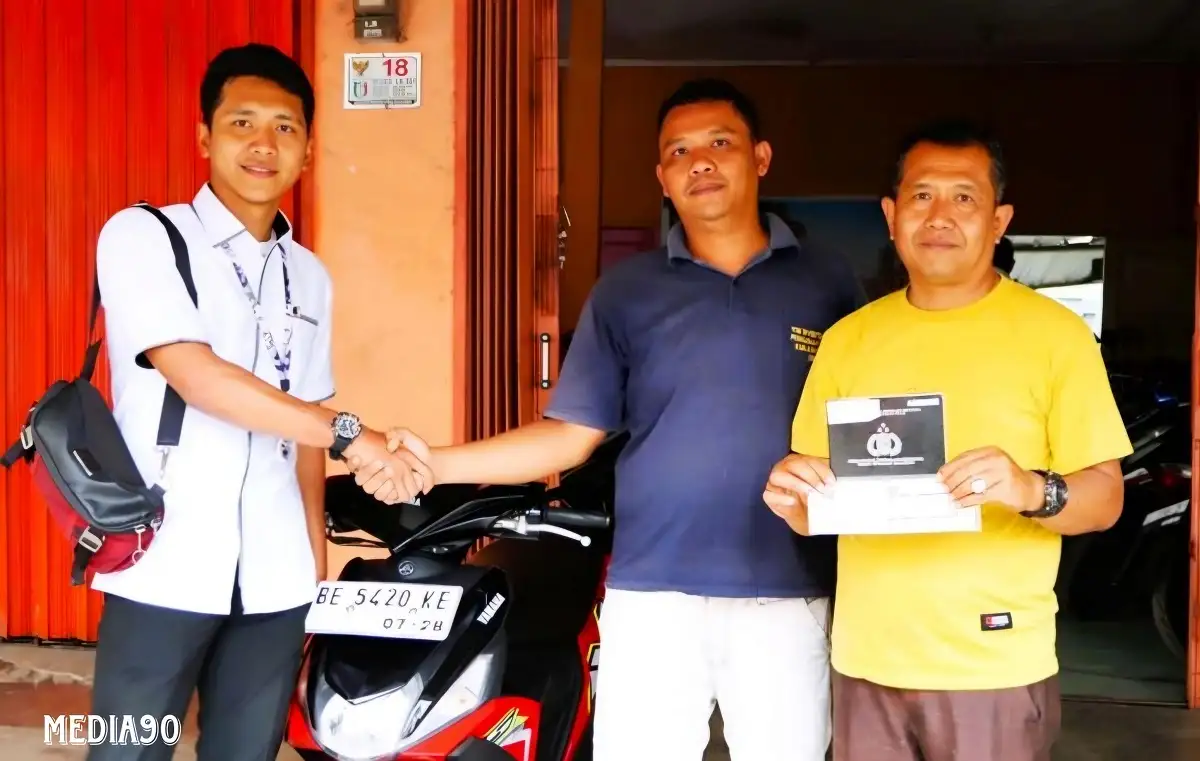 Motornya Rusak Ditabrak Begal yang Dikejar, Polisi Ganti Motor Warga Sukoharjo Pringsewu ini