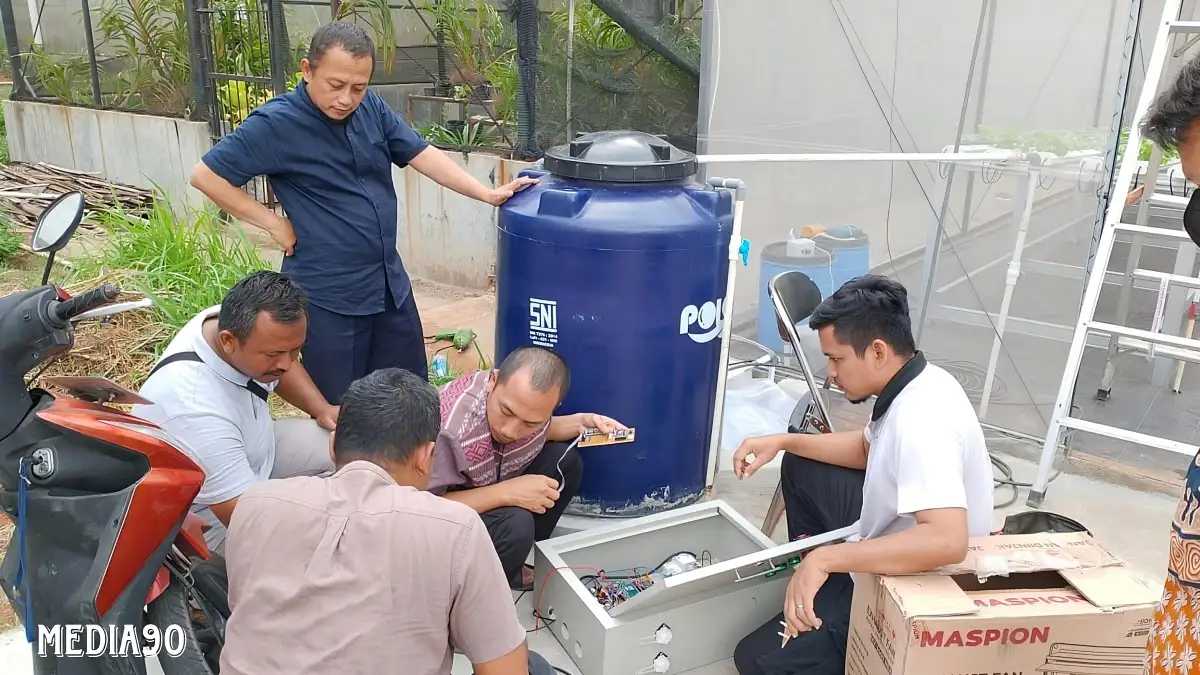 Peneliti Polinela Kembangkan Smart Hydroponic System untuk Optimalkan Pertanian Modern