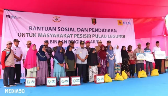 PLN, Pemprov Lampung, dan Brigif Marinir Kolaborasi Salurkan Bansos dan Pendidikan di Pulau Legundi Pesawaran