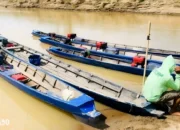 Delapan Nelayan Ditangkap Polisi Usai Puluhan Kali Setrum Ikan di Sungai Gunung Terang Tulang Bawang Barat