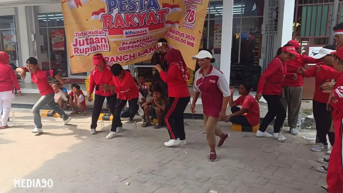Puluhan Warga Sidomulyo Lampung Selatan Antusias Ikuti Pesta Rakyat Alfa di HUT ke-79 RI