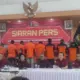 Terlibat Penipuan Love Scamming di Lampung Timur, Petugas Imigrasi Putuskan Deportasi dan Cekal 12 Warga Nigeria ini