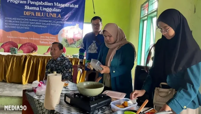 Warga Way Gelam Lampung Selatan Dilatih Tim Unila Olah Sayuran Jadi Nugget Bergizi