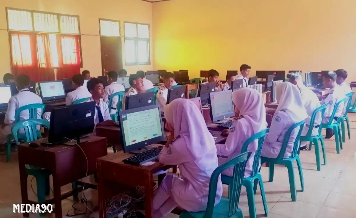 Tingkatkan Kompetensi, 40 Siswa SMKN Rawajitu Timur Ikuti Asesmen Nasional Berbasis Komputer
