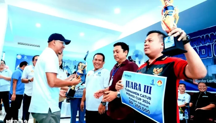 Rahmat Mirzani Djausal Ajak Komunitas Bangun Ekosistem Olahraga di Penutupan Turnamen Catur Peradi Cup 2024