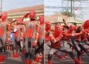 Pemuda Pekon Negeri Agung Tanggamus Tampil Nyentrik! Ikut Lomba Gerak Jalan HUT ke-79 RI dengan Kostum Spiderman