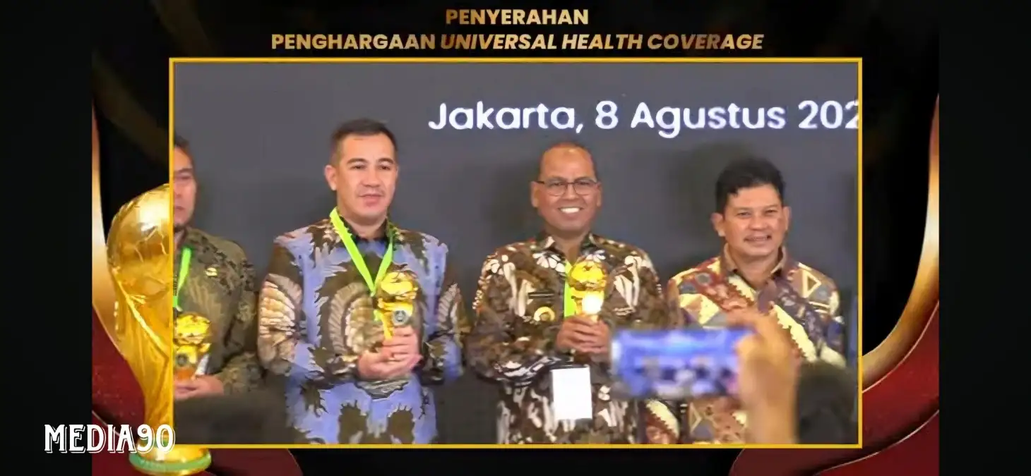 Wujudkan Kesehatan Merata, Pemkab Pesawaran Raih Penghargaan UHC dari Pemerintah Pusat