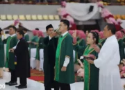 Rektor Unila Sampaikan Pesan Penting Saat Angkat Sumpah 80 Dokter Baru