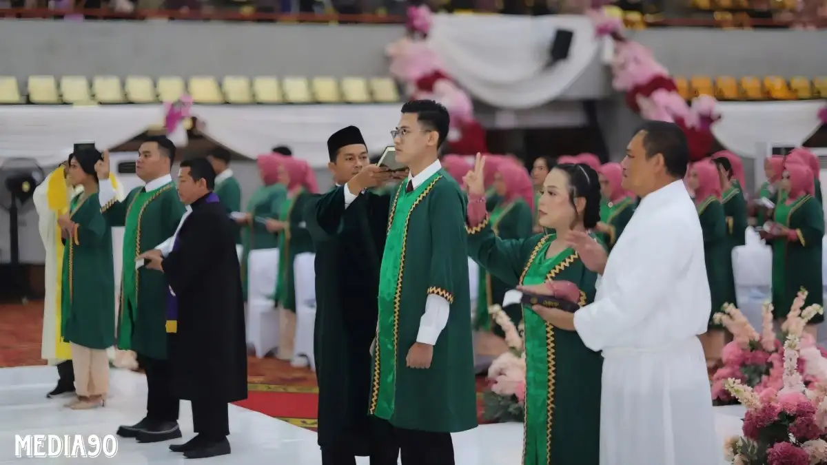 Angkat Sumpah 80 Dokter Baru, ini Pesan Rektor Unila ke Para Lulusan Kedokteran