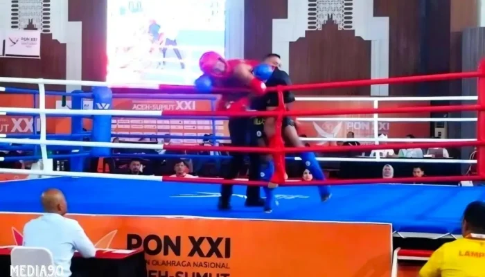 Atlet Muaythai Lampung, Peraih Emas PON XX Papua, Tersungkur dan Dilarikan ke Rumah Sakit Setelah KO di PON XXI Aceh-Sumut