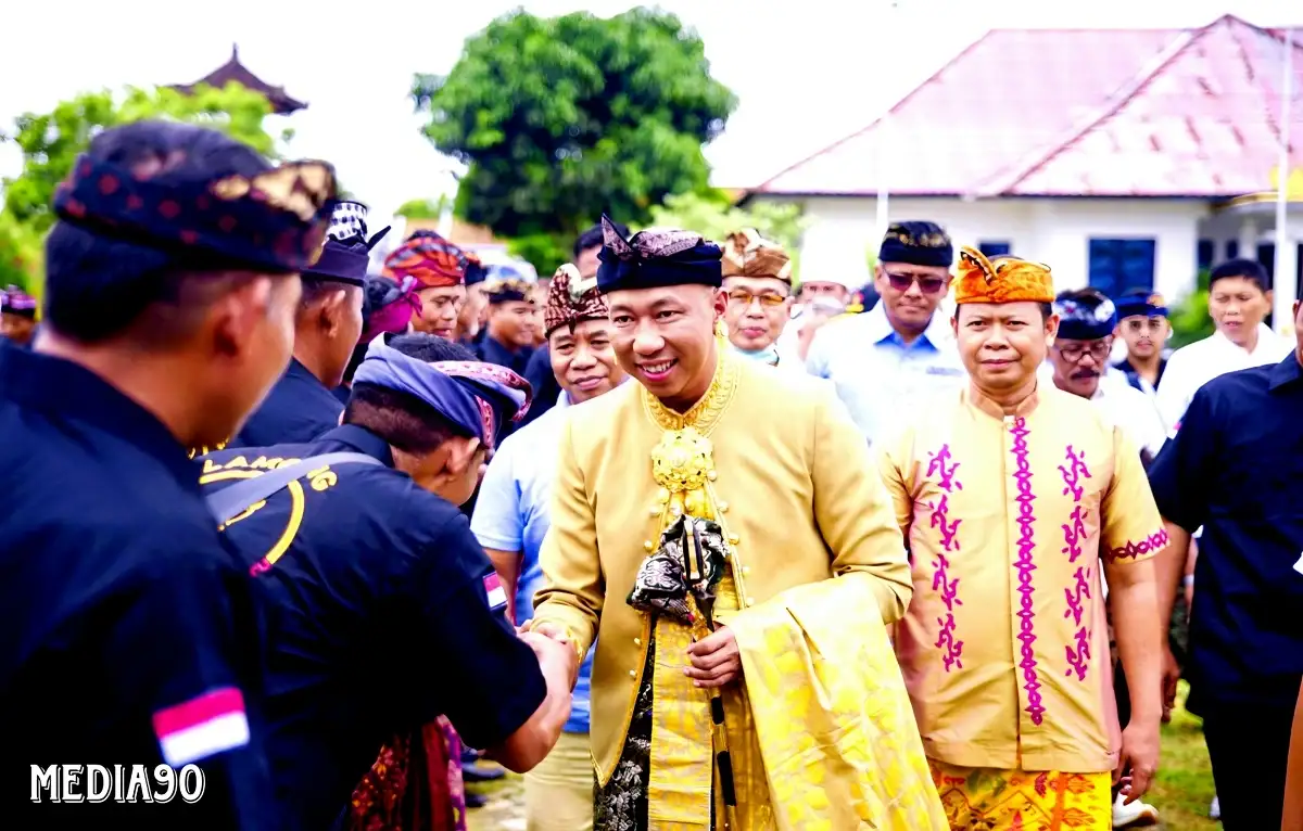 Cagub Rahmat Mirzani Djausal Dapat Gelar Ksatria Shri Nata Buana dari Umat Hindu Lampung