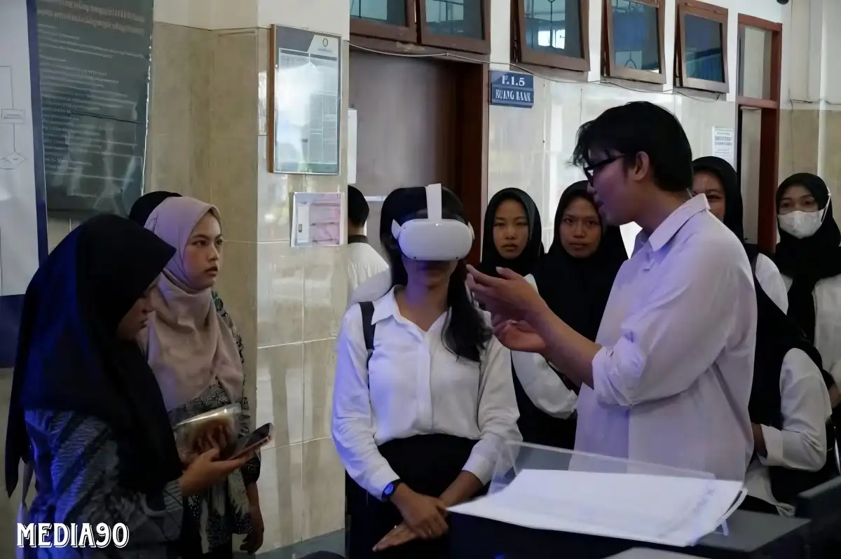 Calon Mahasiswa PTI IIB Darmajaya Semangat Mengikuti Trial Class Pembelajaran Digital