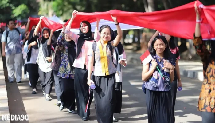 Meriahkan Dies Natalis ke-59, Mahasiswa Unila Gelar Kirab Bendera Merah Putih Sepanjang 2,5 Km
