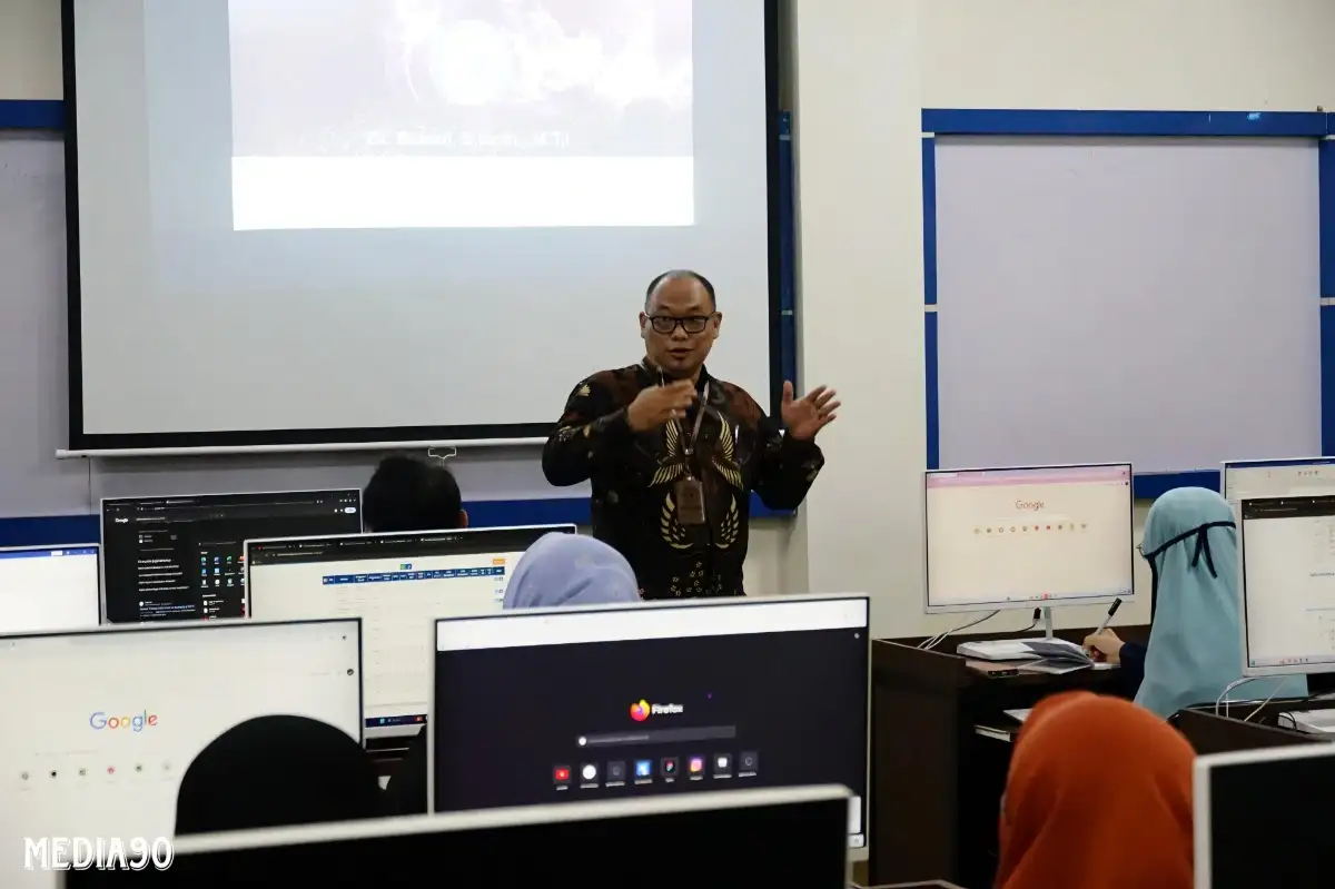 Dosen Prodi Sistem Informasi IIB Darmajaya Latih Skill UML demi Kampus Masa Depan
