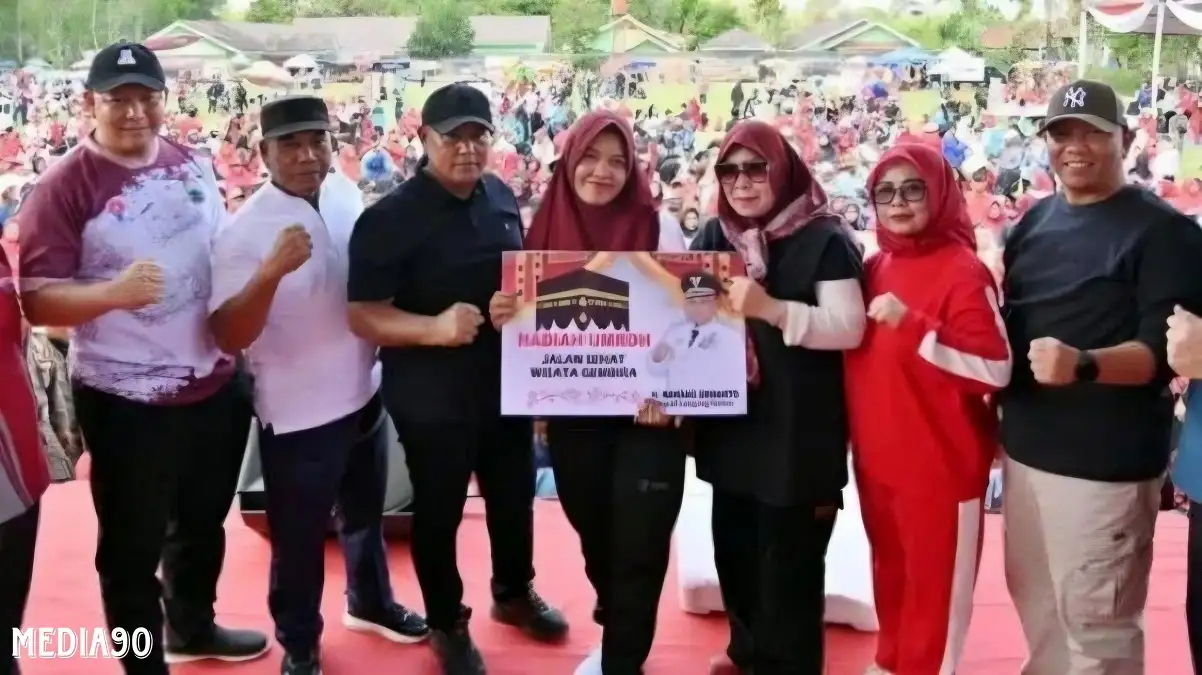 Dua Warga Bangun Sari Dapat Hadiah Umrah Gratis dari Pemkab Lampung Selatan Saat Jalan Sehat Tanjung Sari